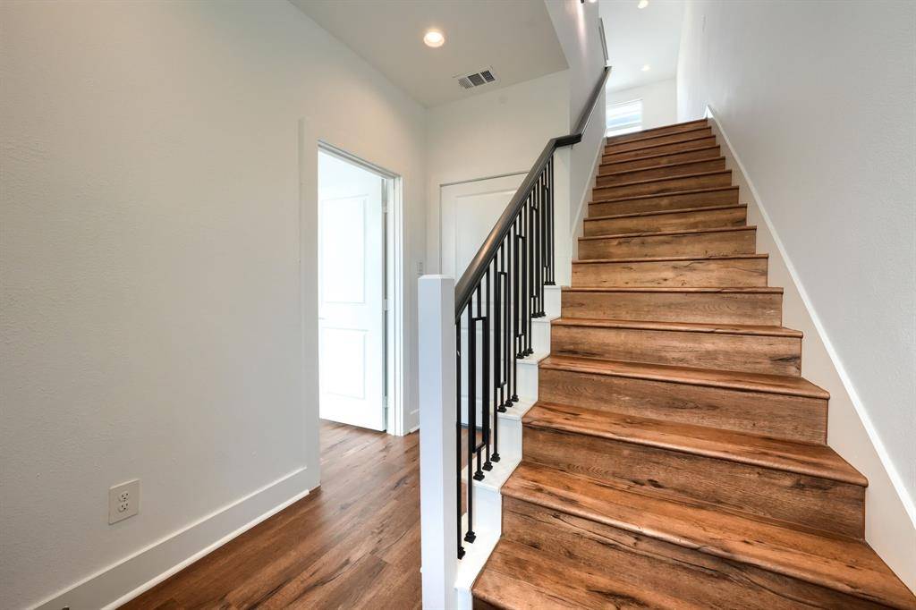 13325 Bee Street #406, Farmers Branch, TX 75234