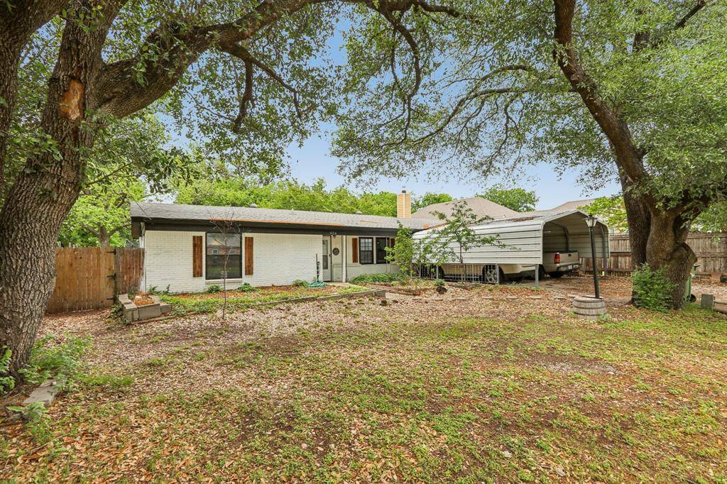 426 W Lake Street, Krum, TX 76249