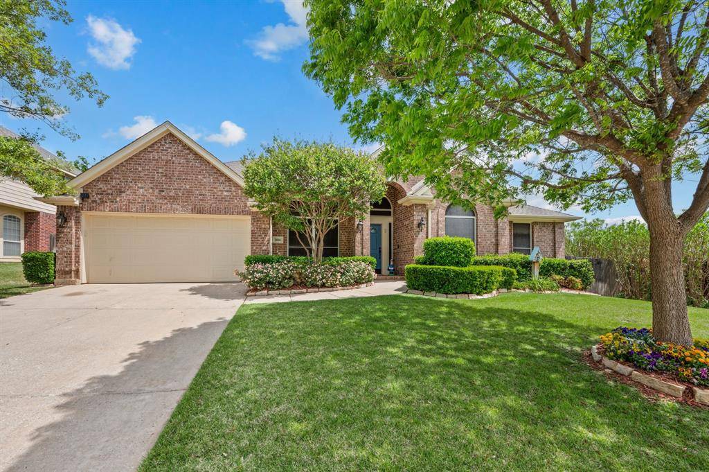 2806 Northwood Street, Grapevine, TX 76051