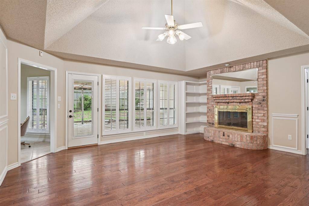 1026 Wood Hollow Lane, Burleson, TX 76028