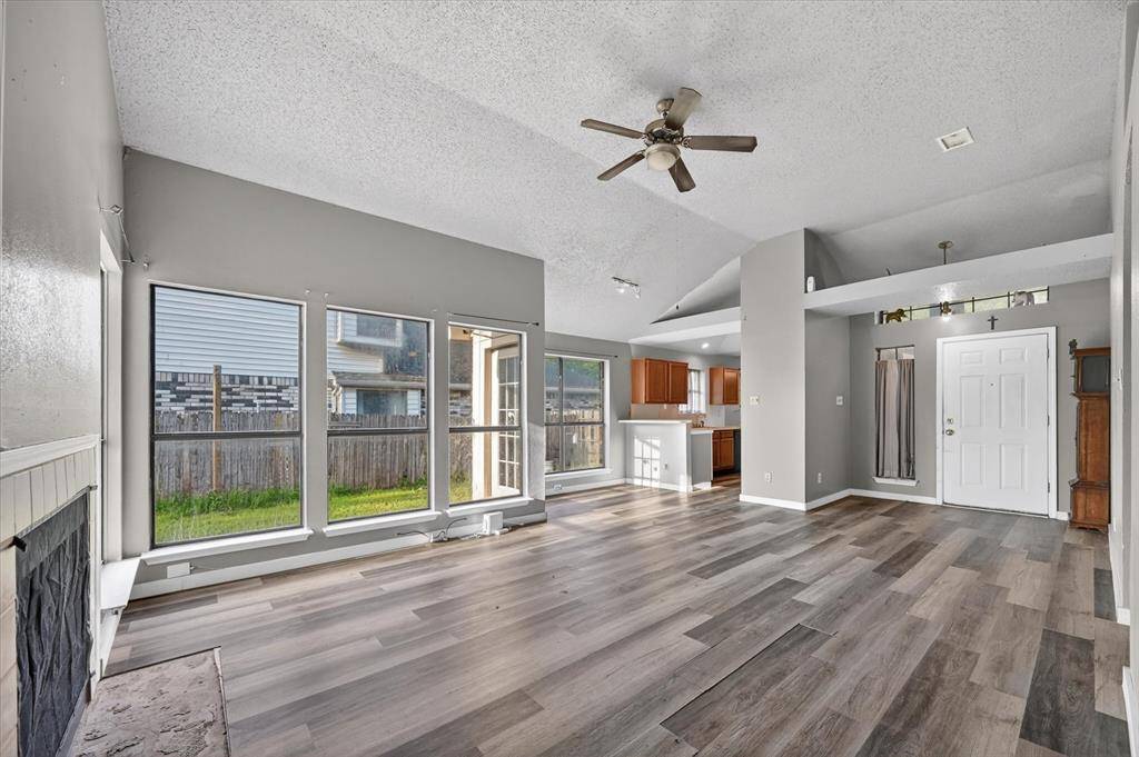 6217 Fairlane Drive, Arlington, TX 76001