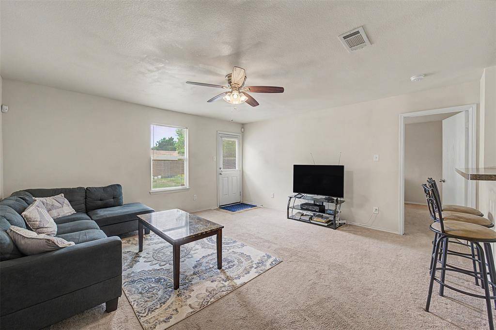 1269 Wysteria Lane, Burleson, TX 76028