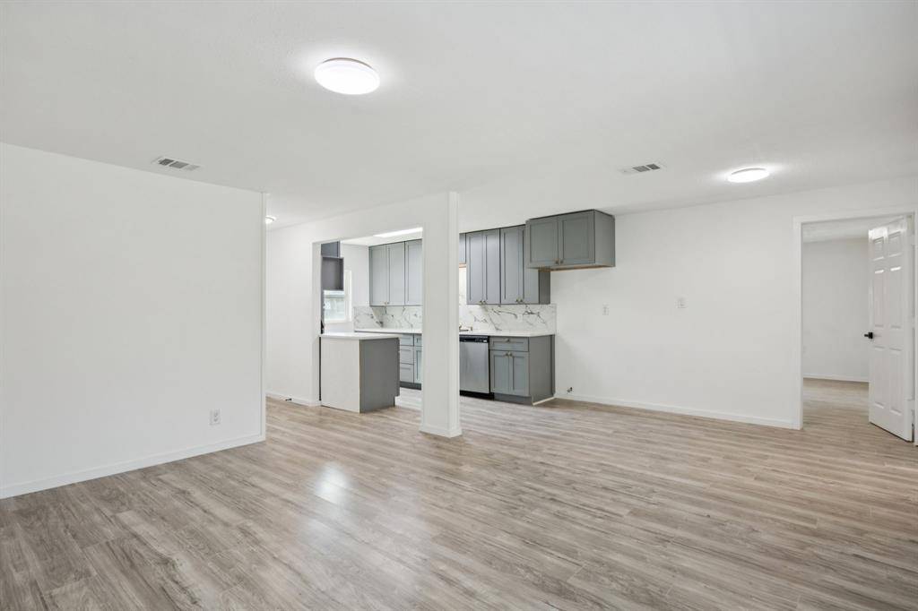 303 N Delphine Street, Terrell, TX 75160