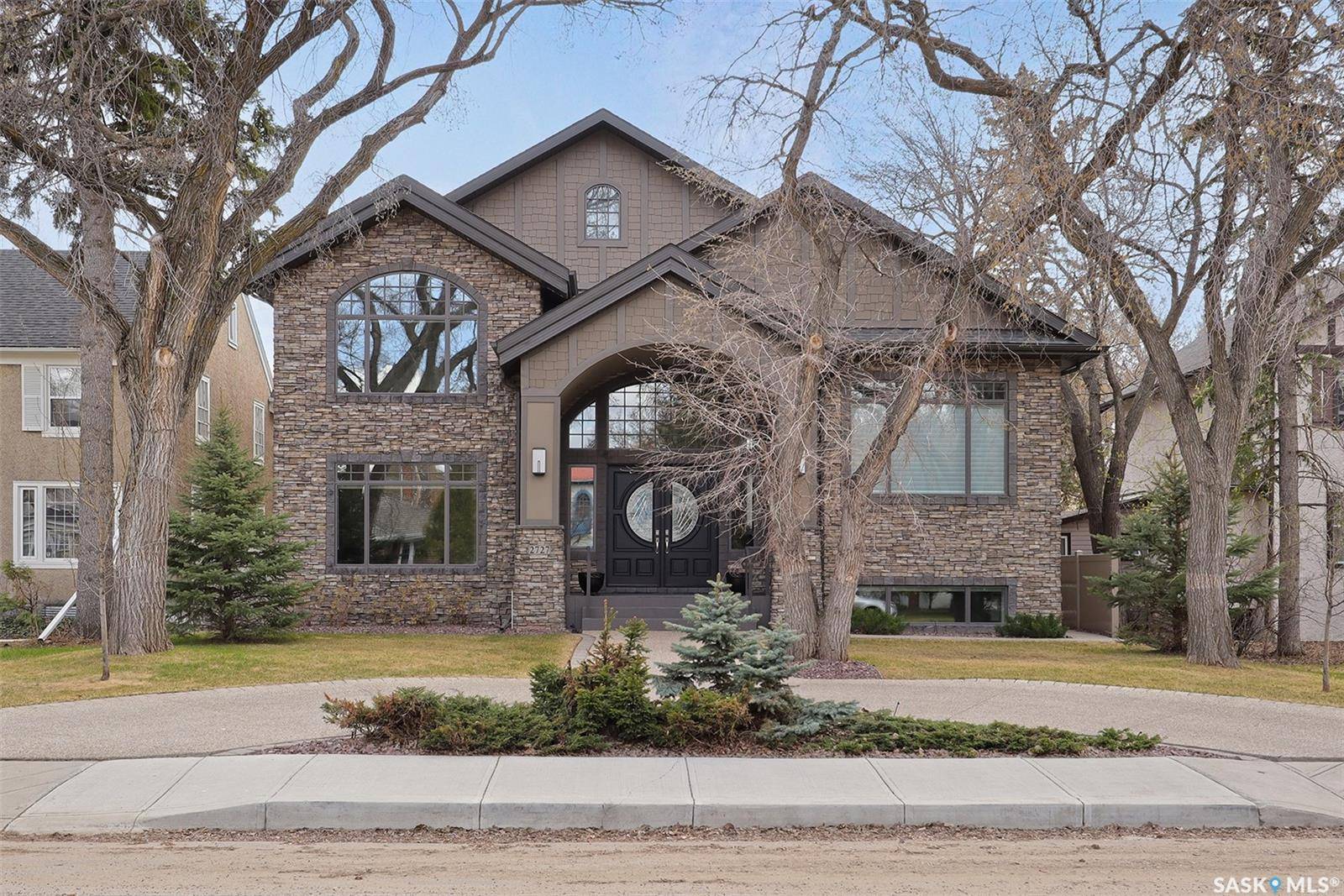 2727 McCALLUM AVENUE, Regina, SK S4S 0P8