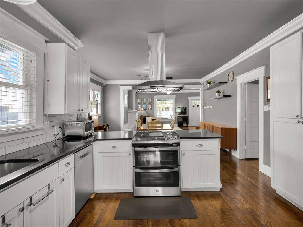 1942 Fairmount Avenue, Fort Worth, TX 76110