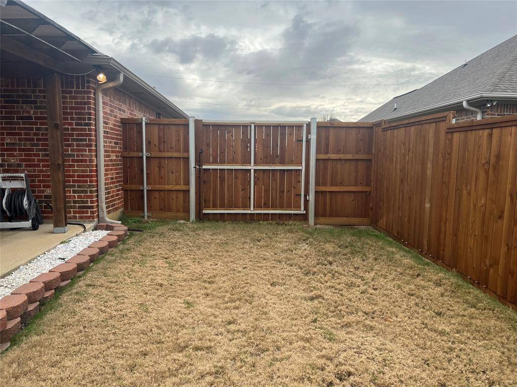 312 W Mcafee Drive, Mabank, TX 75147