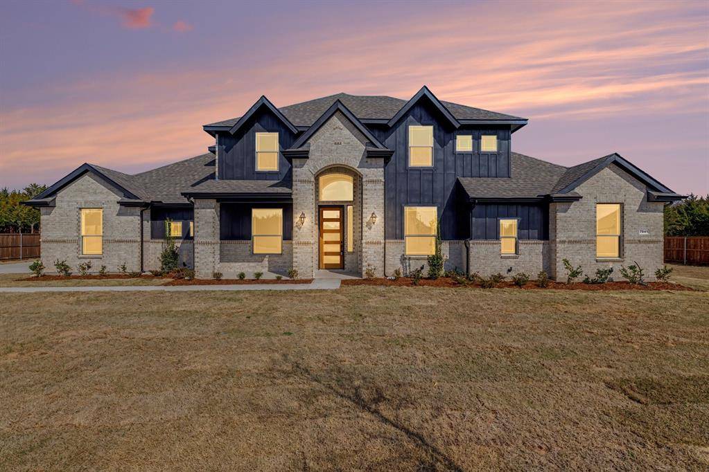 7041 Champion Road, Midlothian, TX 76065