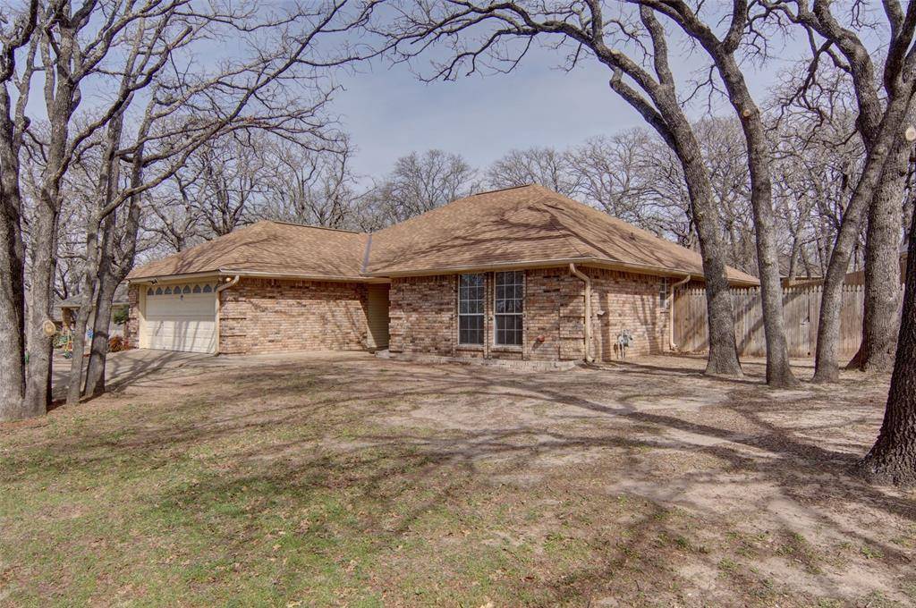 122 Camelot Drive, Weatherford, TX 76086