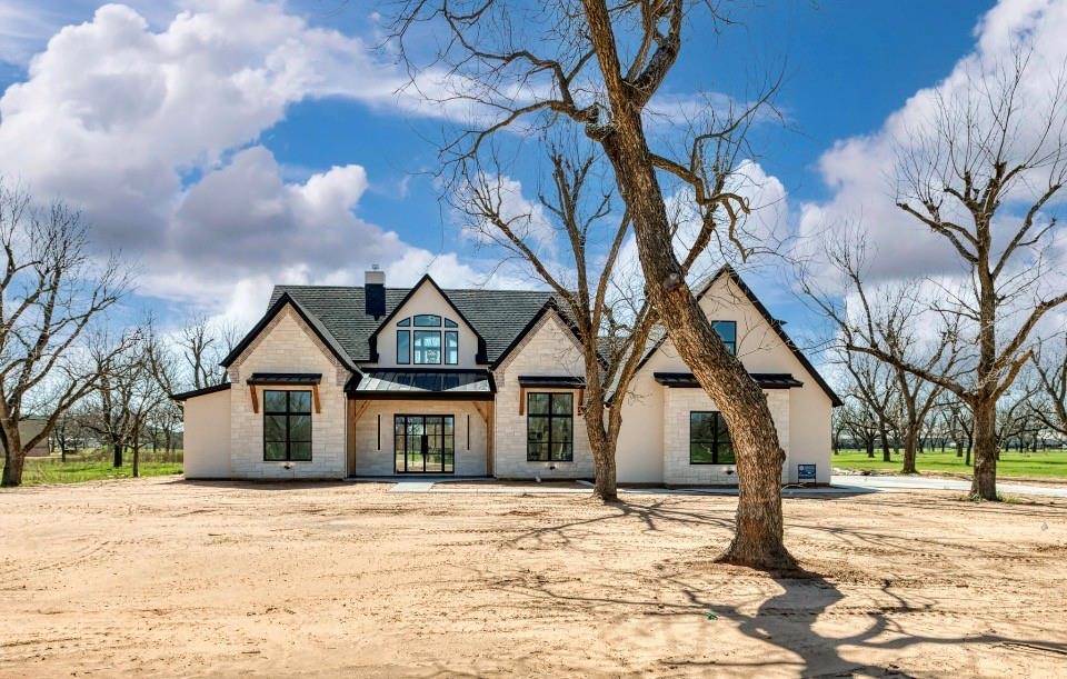 1637 Earhart Drive, Granbury, TX 76049