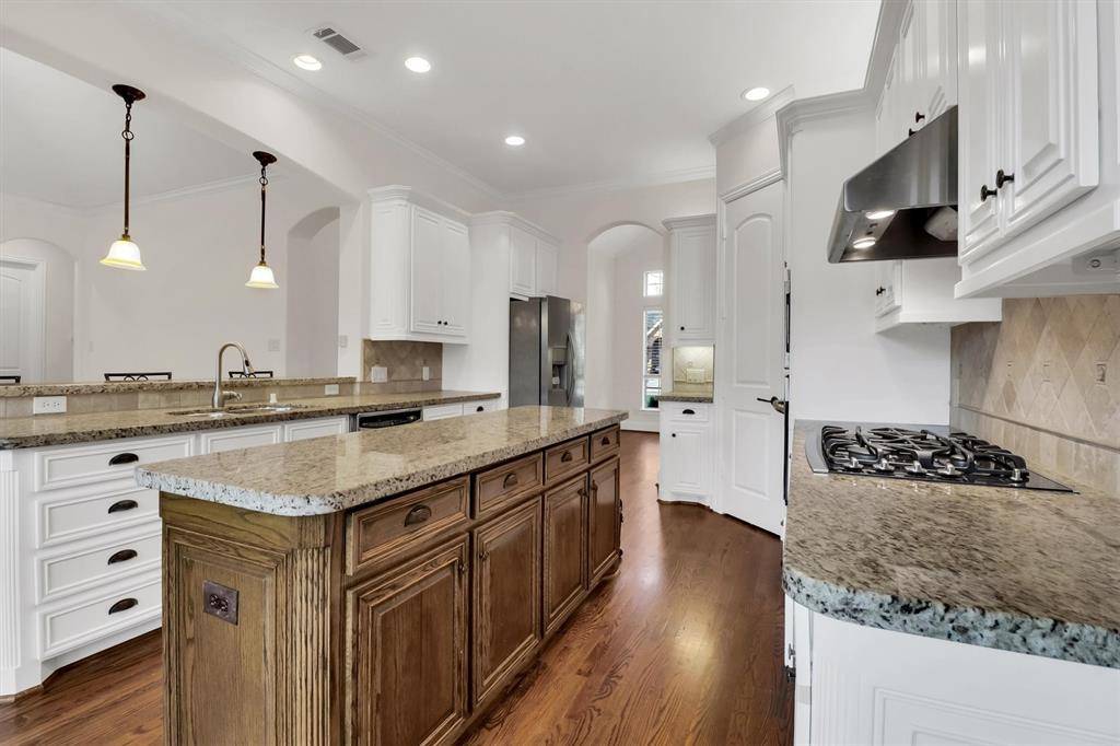 5212 Maple Springs Boulevard, Dallas, TX 75235