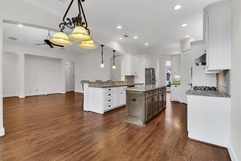 5212 Maple Springs Boulevard, Dallas, TX 75235