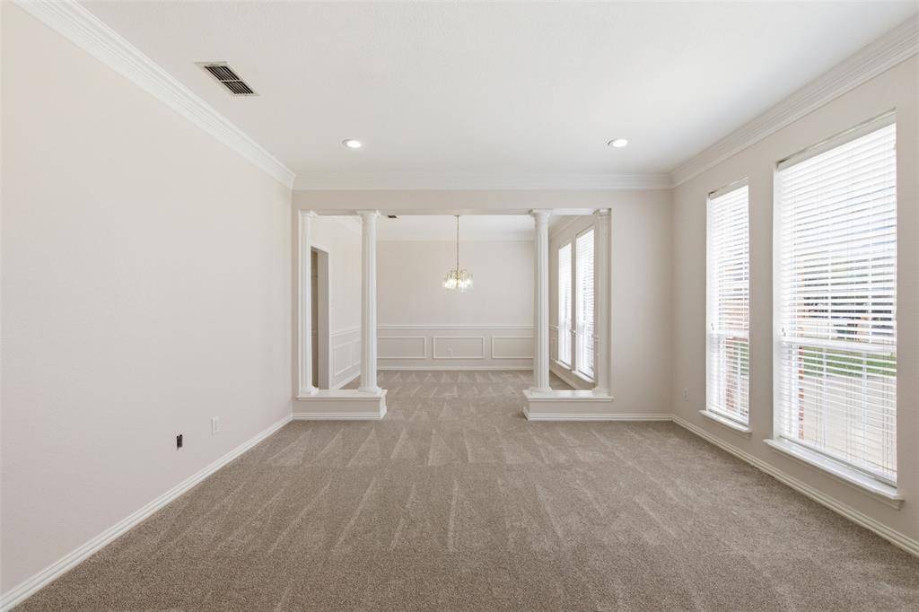 2302 Whisperton Drive, Arlington, TX 76016