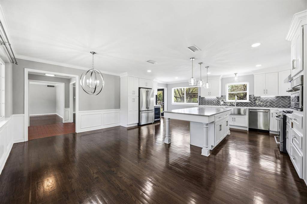 1636 W Red Bird Lane, Dallas, TX 75232