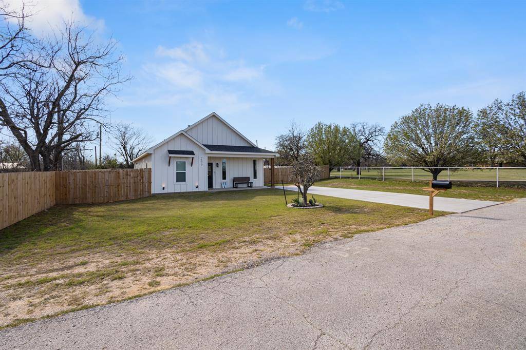 200 Walnut Street, Chico, TX 76431