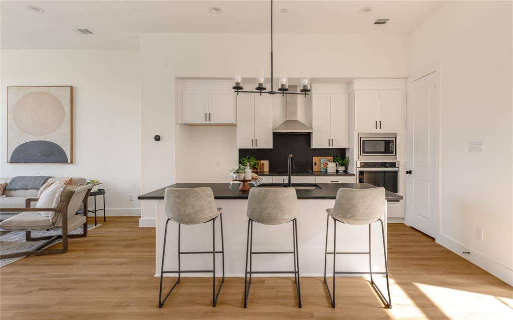 13325 Bee Street #104, Farmers Branch, TX 75234