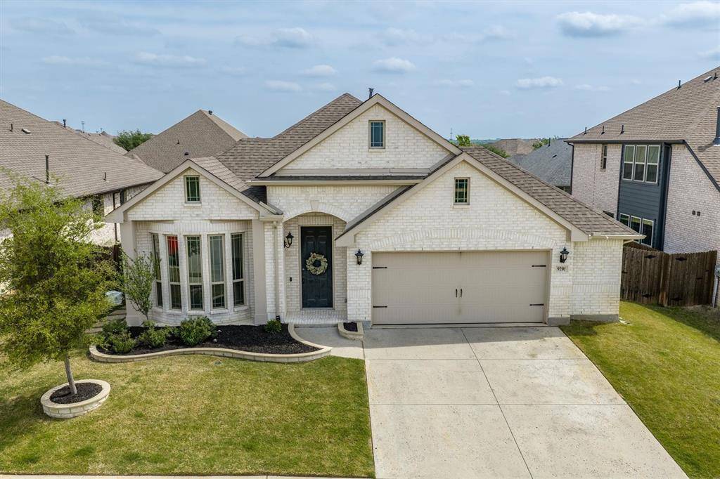 9201 Amistad Lane, Denton, TX 76226