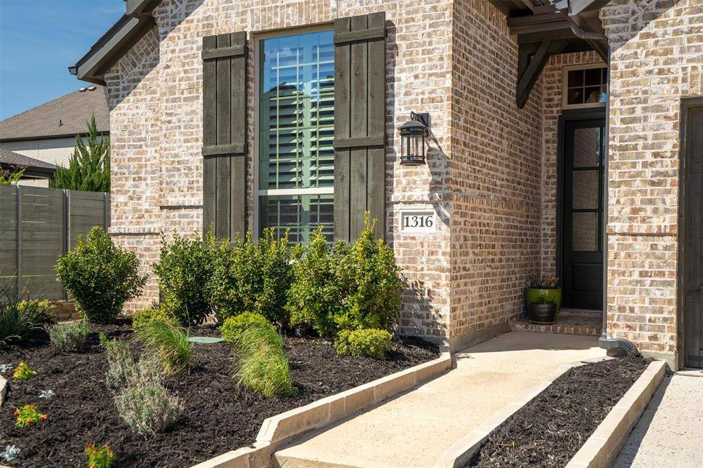 1316 16th Street, Argyle, TX 76226