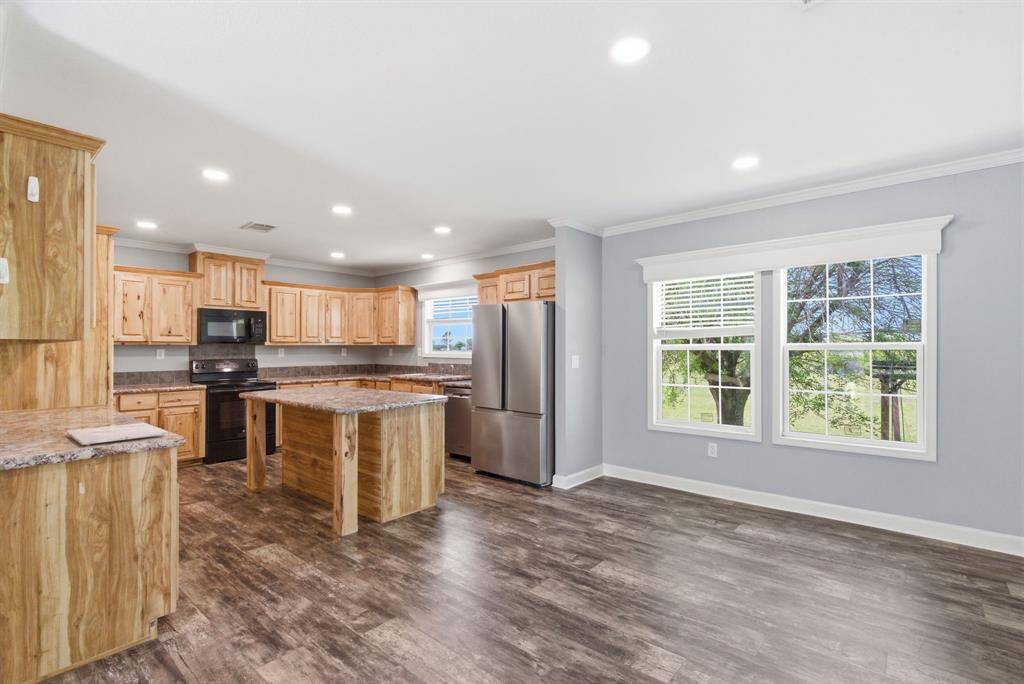 280 County Road 1304, Bridgeport, TX 76426