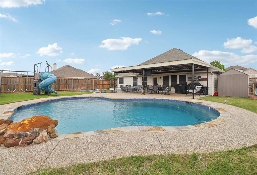 202 Southview Drive, Fate, TX 75189