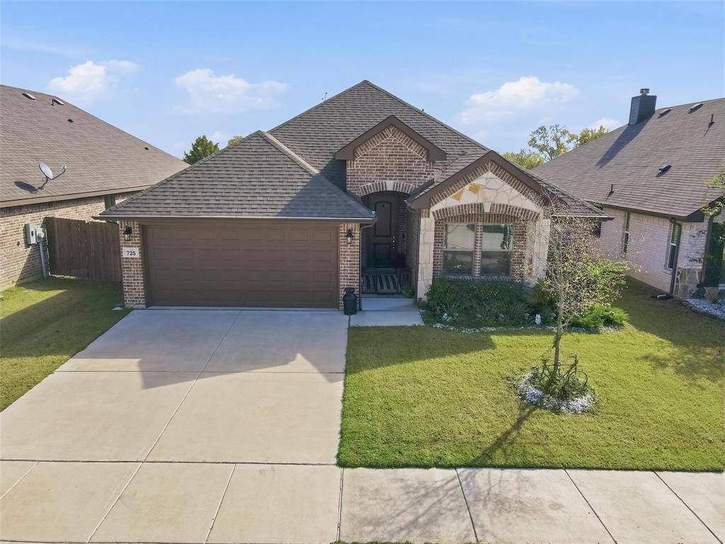 725 Sandy Chip Trail, Fort Worth, TX 76108