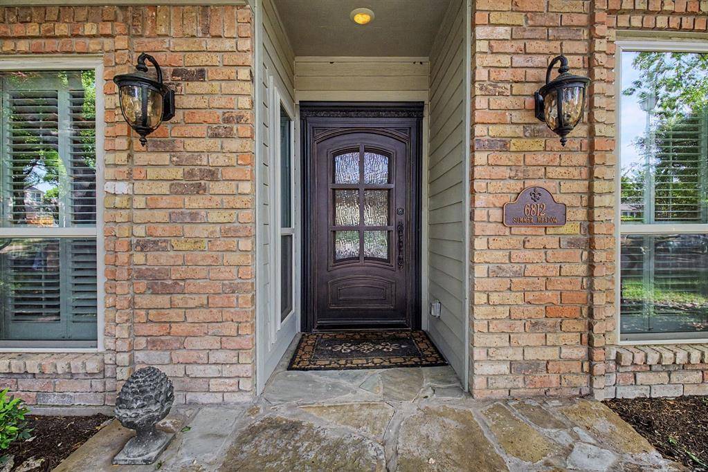 6812 Summer Meadow Lane, Dallas, TX 75252