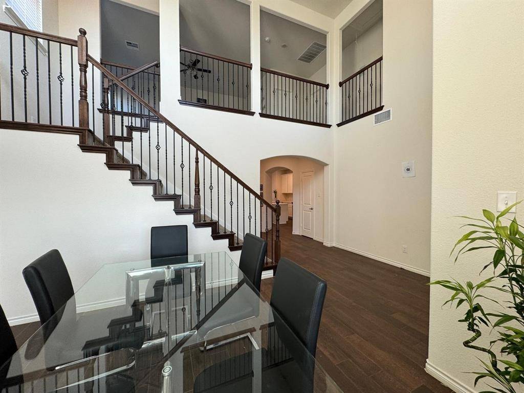 2916 Brady Starr Drive, Aubrey, TX 76227