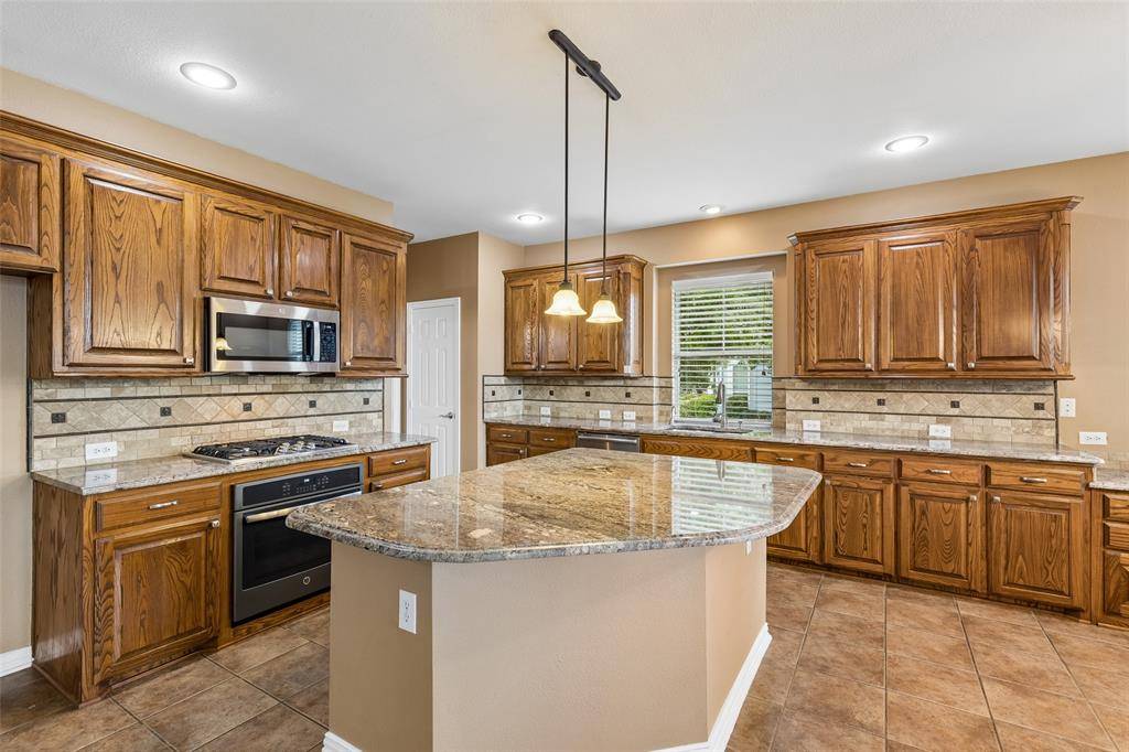 8120 Bridge Street, North Richland Hills, TX 76180