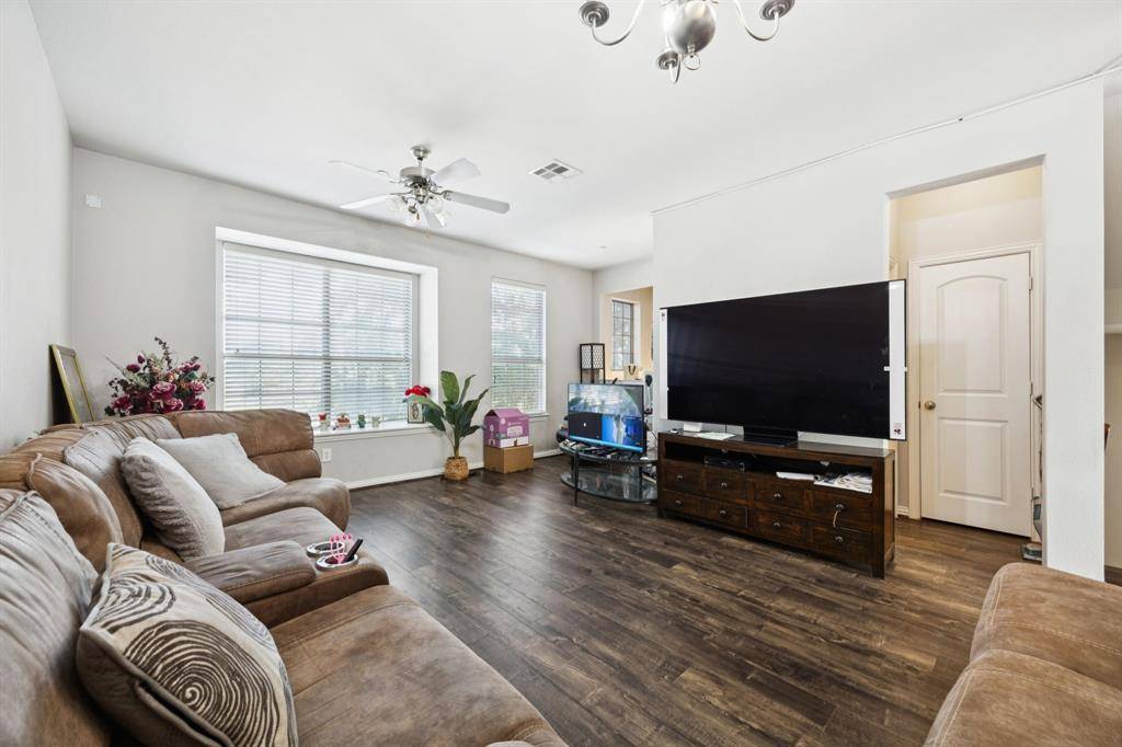 2564 Chambers Drive, Lewisville, TX 75067