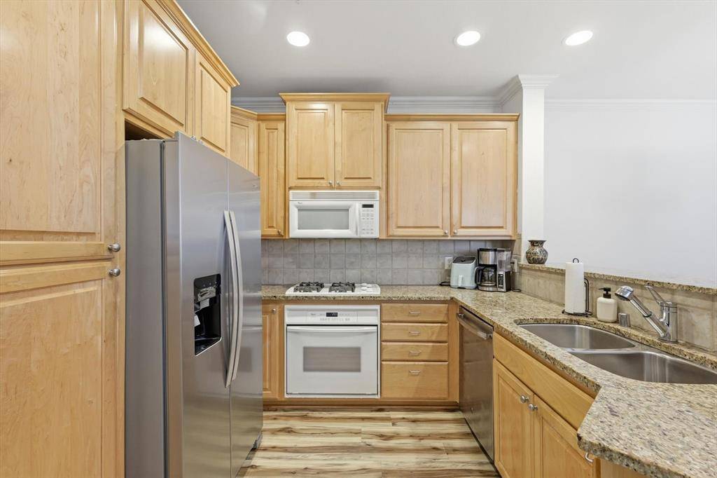 2535 CHAMPAGNE Drive, Irving, TX 75038