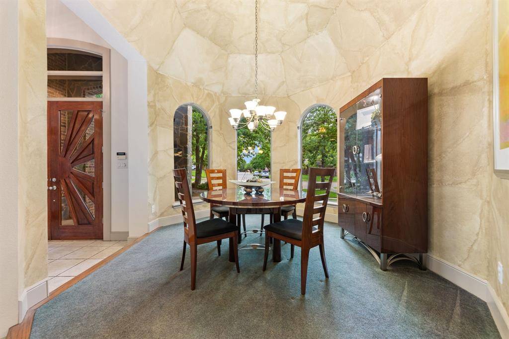 9121 Thornridge Drive, North Richland Hills, TX 76182