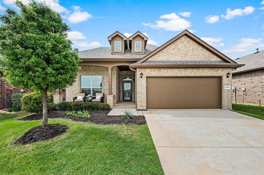 9244 Pepper Grass Drive, Fort Worth, TX 76131