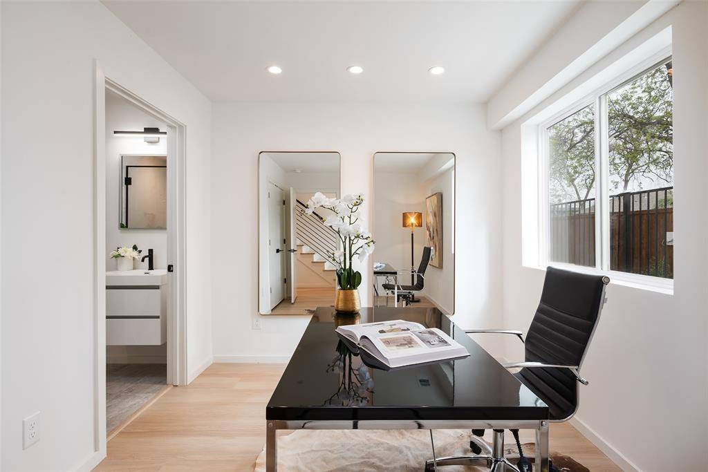 2213 AARHUS, Dallas, TX 75204