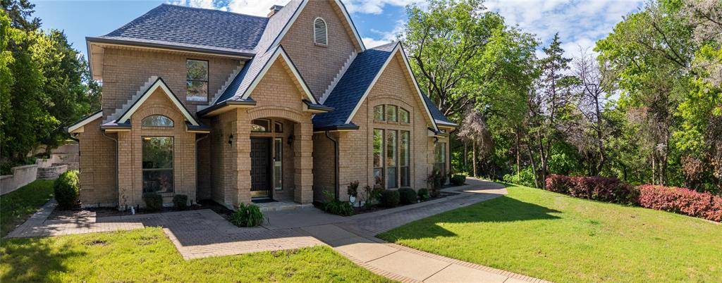 1254 Whispering Oaks Drive, Desoto, TX 75115