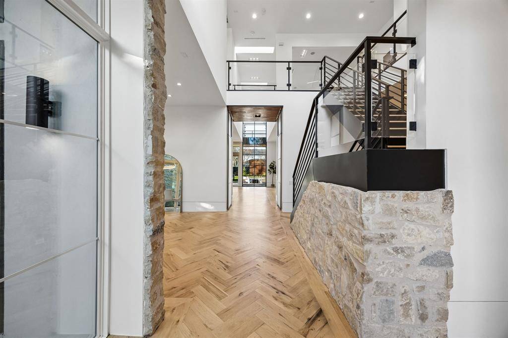 4323 Middleton Road, Dallas, TX 75229