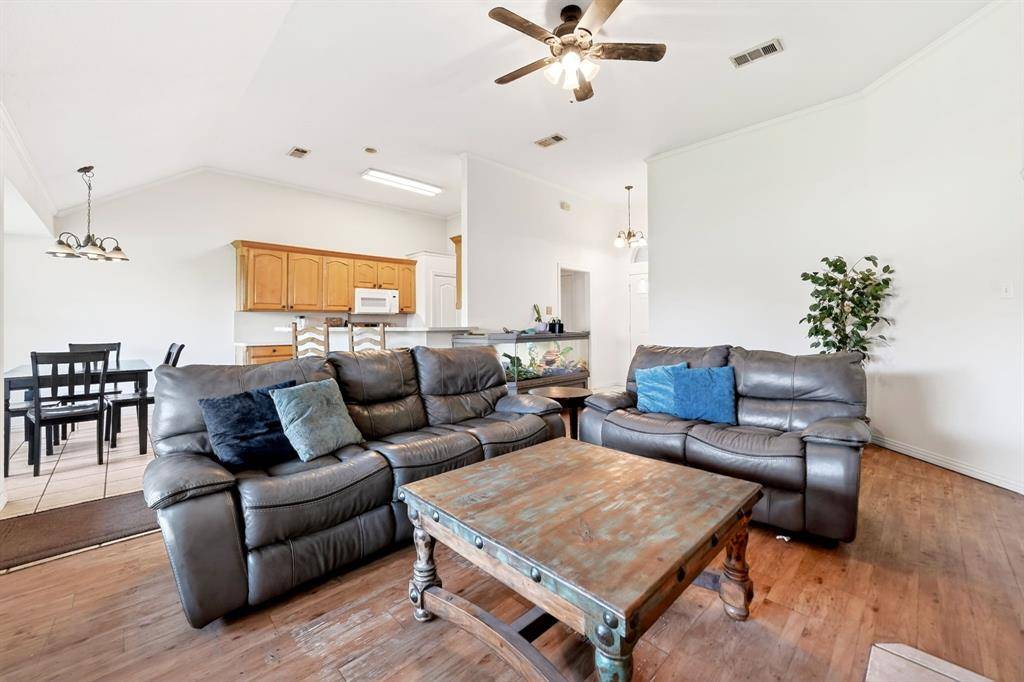 1608 Shelley Lane, Cleburne, TX 76033