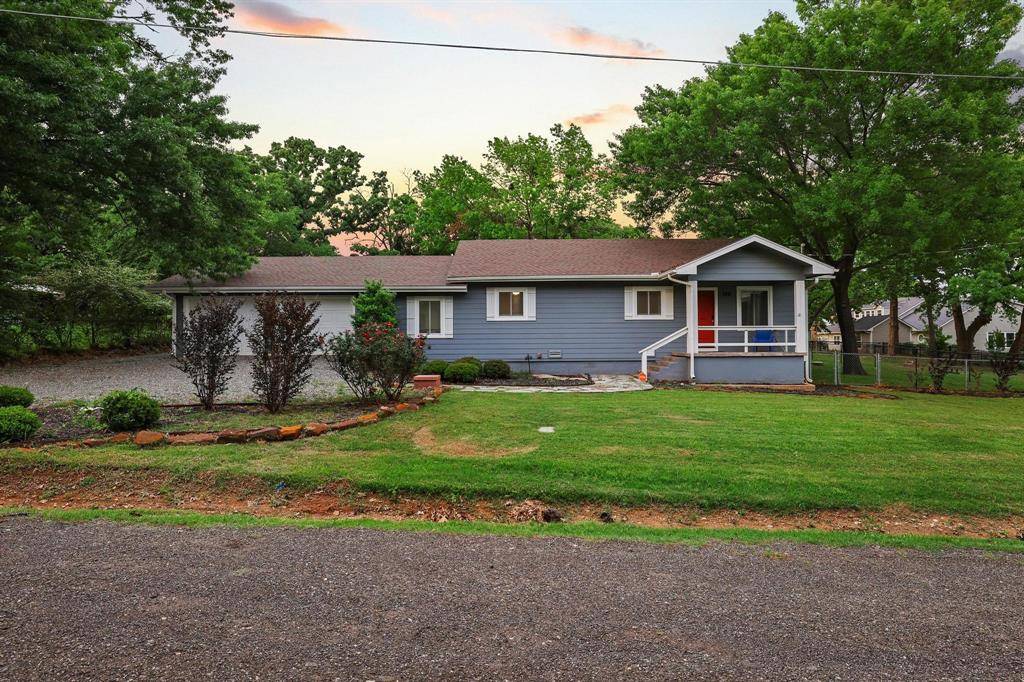 109 Arkansas Street, Pottsboro, TX 75076