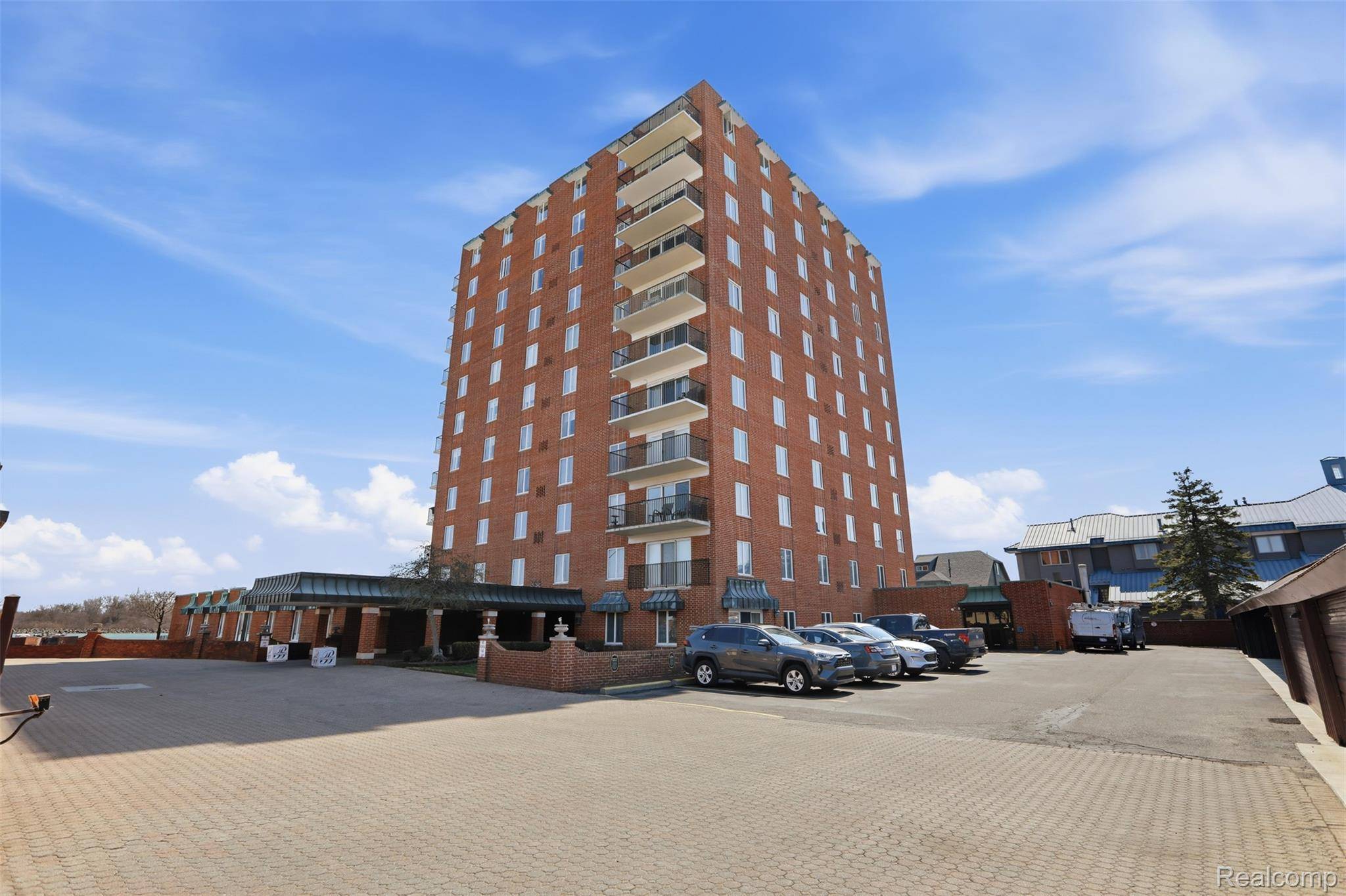 3301 Biddle AVE #4C, Wyandotte, MI 48192