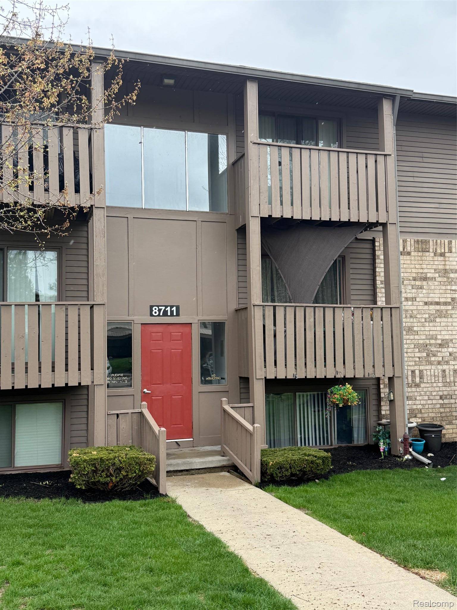 8711 Candlewood TRL, Brighton, MI 48116