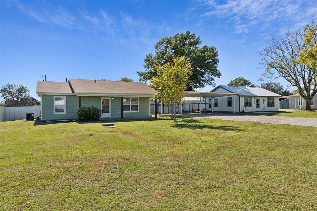 1070 E Reno Road, Reno, TX 76020