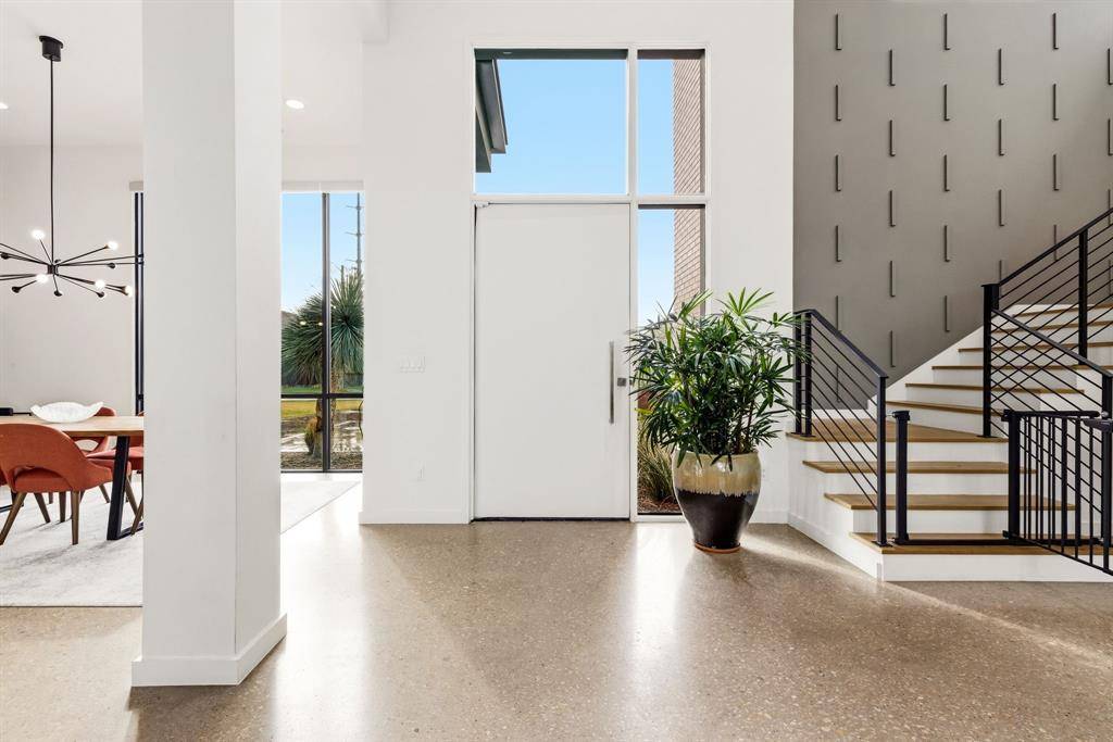 9360 Lakemont Drive, Dallas, TX 75220