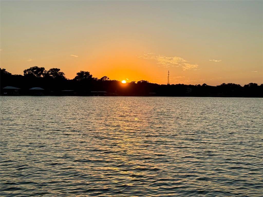 300 Shoreline Drive, Azle, TX 76020