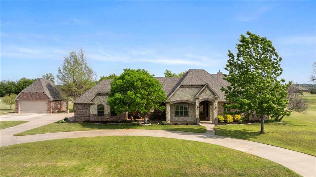 1106 W Iberian Court, Granbury, TX 76048