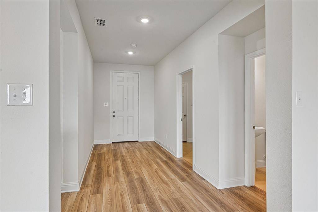 605 Tracy Court, Justin, TX 76247