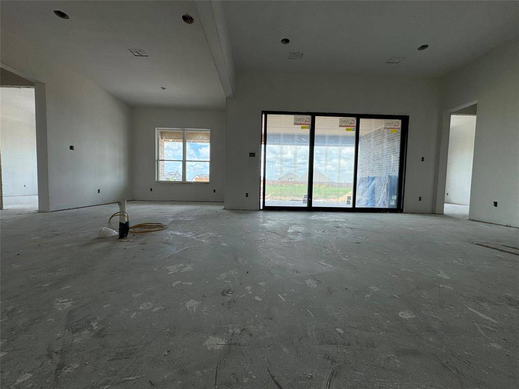 136 Chapowits, Godley, TX 76044