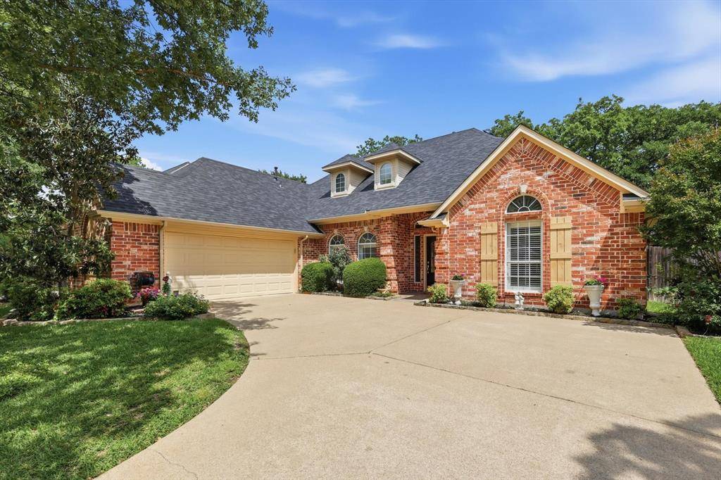 3600 Chateaux Lane, Hurst, TX 76054