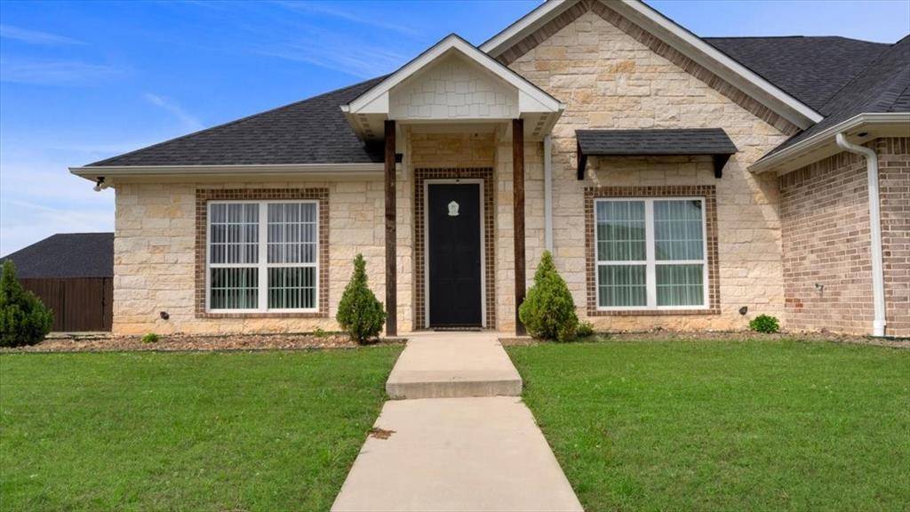 1005 Stone Bridge Street, Mount Pleasant, TX 75455