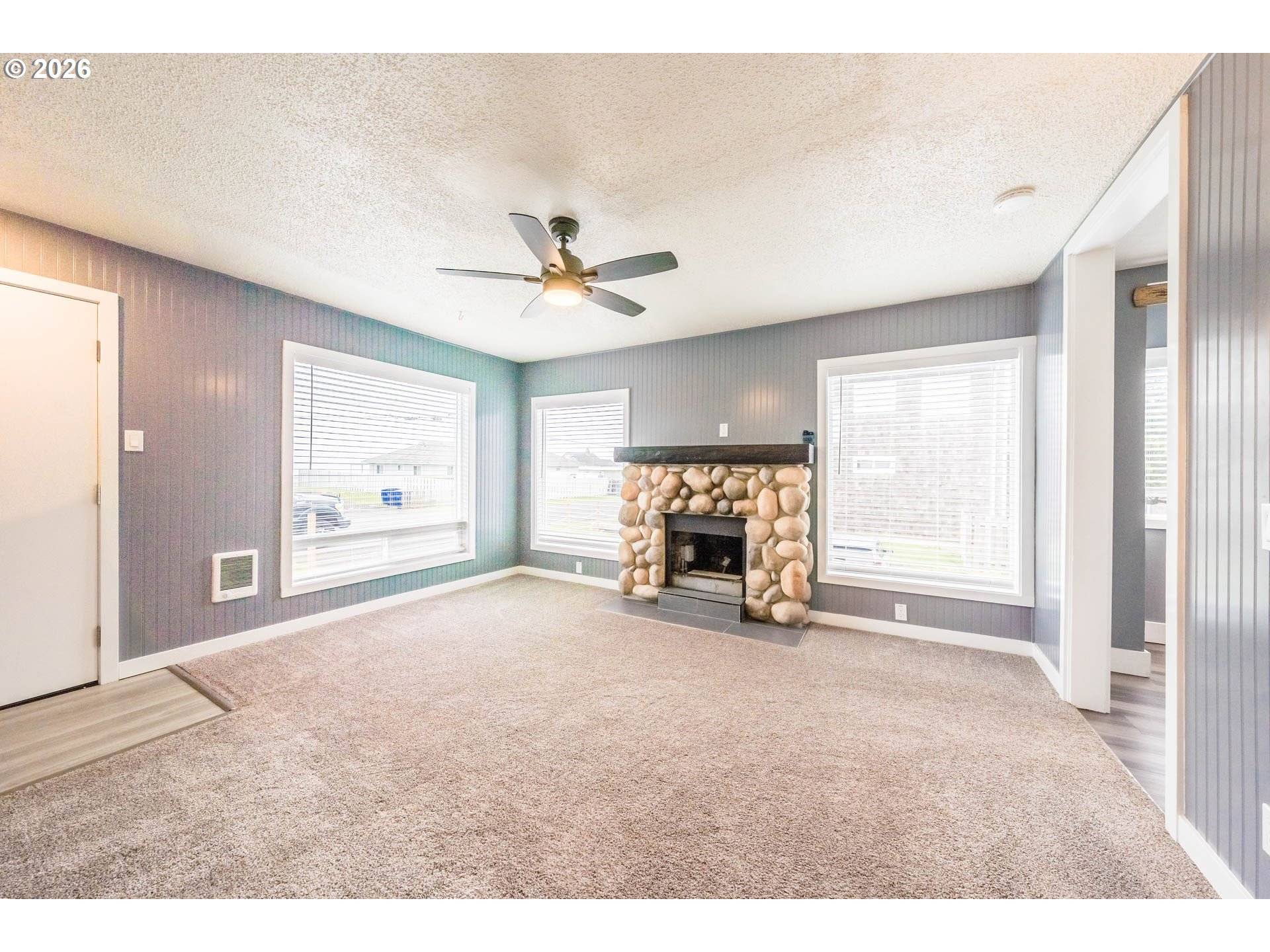 3310 NW JETTY AVE #2, Lincoln City, OR 97367