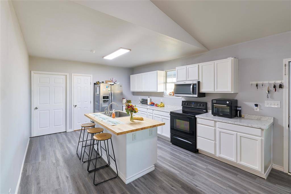 1867 County Road 4131, Cumby, TX 75433