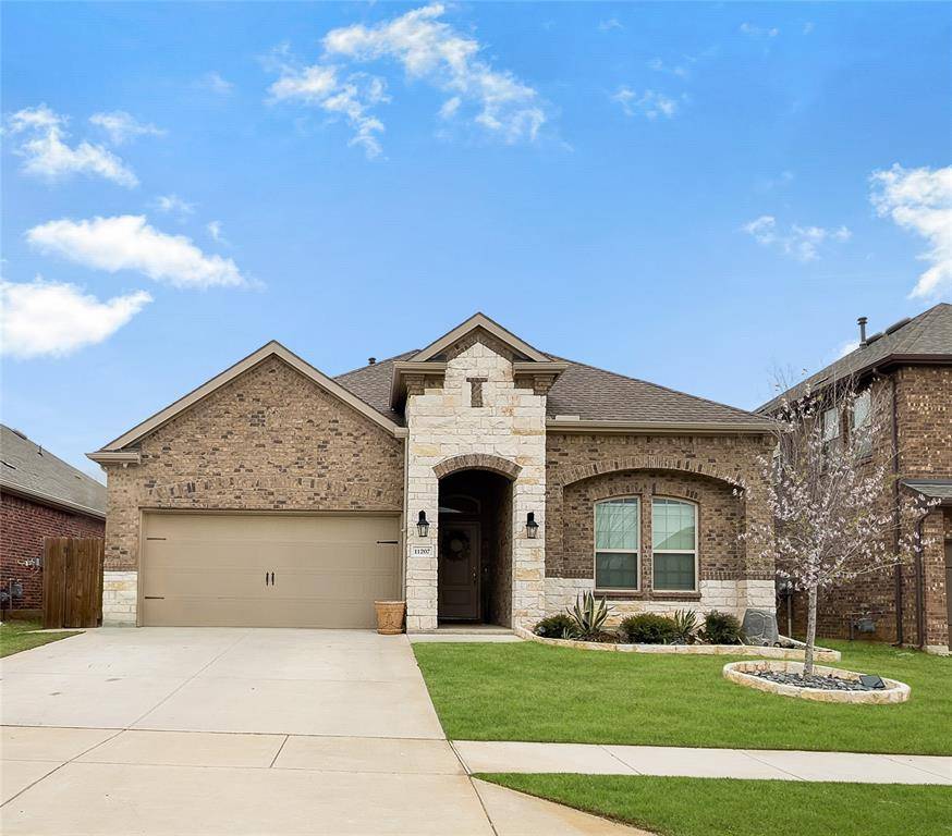 11207 Hawks Landing Drive, Aubrey, TX 76227