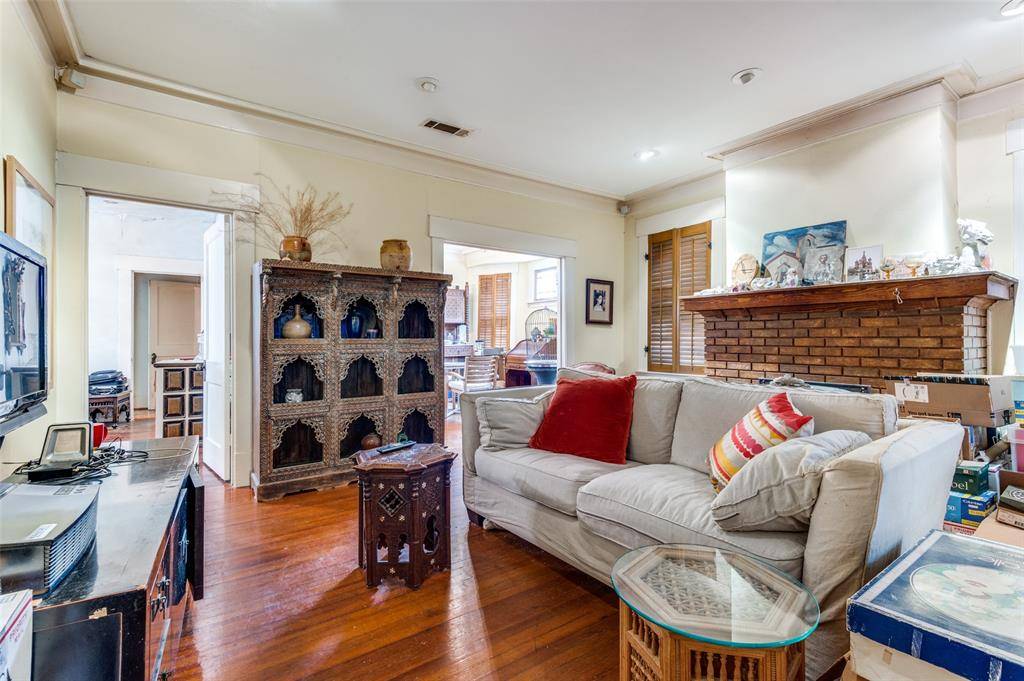 5615 Victor Street, Dallas, TX 75214